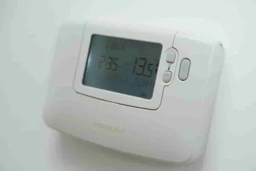 thermostat with battery
